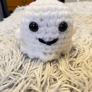 Small Crochet Ghost